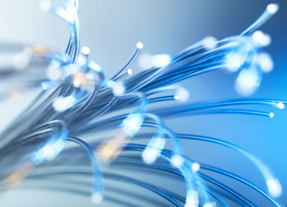 Illustration of DWDM long-distance fiber network connectivity across geographic regions, supporting Norrsken’s infrastructure.